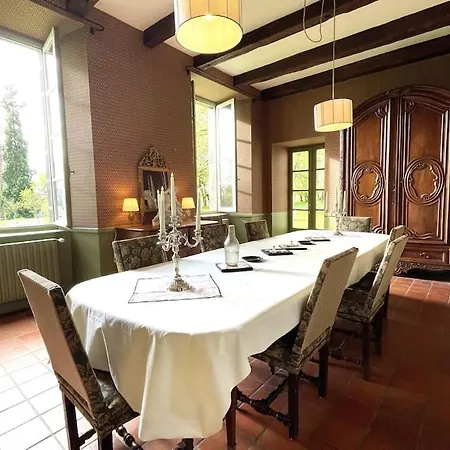 Manoir De Famille Proche * Saint-Etienne-Cantales