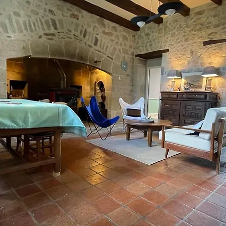 Manoir De Famille Proche 別荘 Saint-Étienne-Cantalès