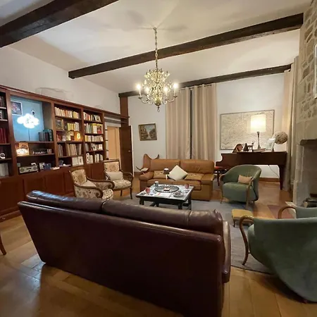 Manoir De Famille Proche Saint-Etienne-Cantales