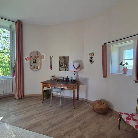 Manoir De Famille Proche * Saint-Etienne-Cantales