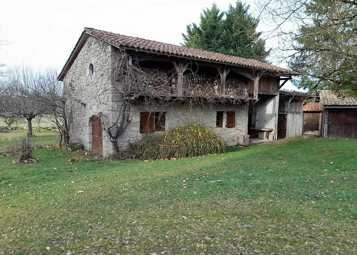 Manoir De Famille Proche Saint-Etienne-Cantales
