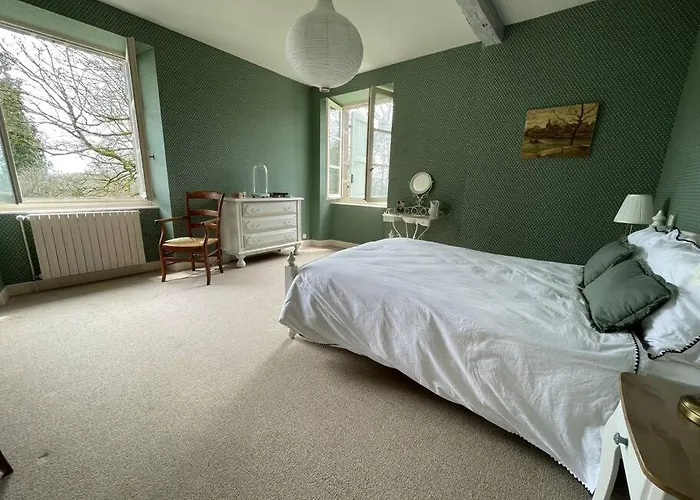 Manoir De Famille Proche Casa de Férias Saint-Etienne-Cantales