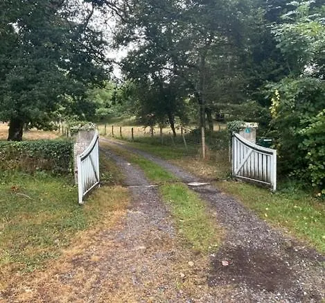 Manoir De Famille Proche * Saint-Etienne-Cantales
